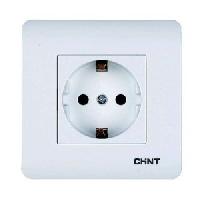 715389 - Розетка с заземляющим контактом 16А 250В (CHINT)