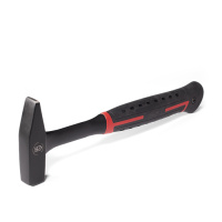 Молоток слесарный кованый МСК-300 серия ПРОФИ с эргономичной двухкомпонентной рукояткой (КВТ)